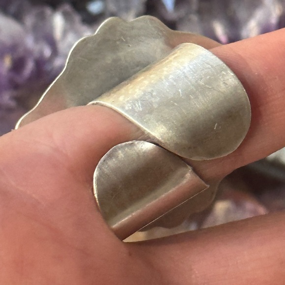 Huge pink conch stone native made J Nelson adjustable sterling silver ring - Picture 3 of 8